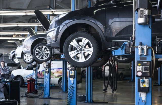 シリンダライナの製造マシンオペレーター