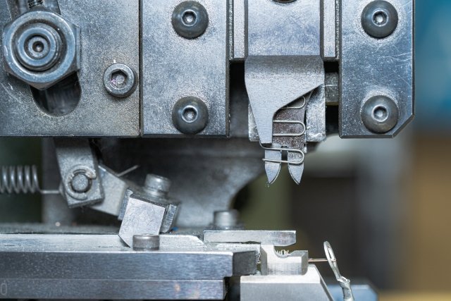 プレス加工品の目視検査