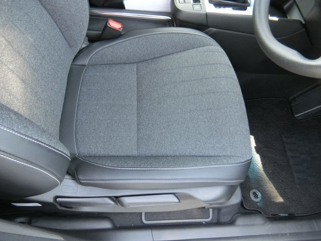 車の座席シートに使われる棉状のシートパットを作るお仕事です！