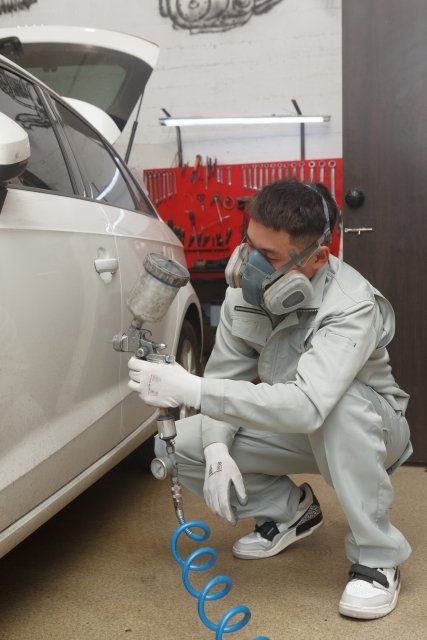 自動車の塗装補助・検査