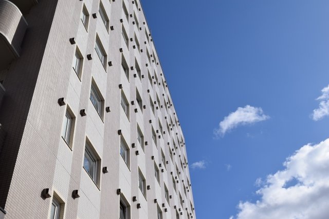 窓枠部材の加工スタッフ