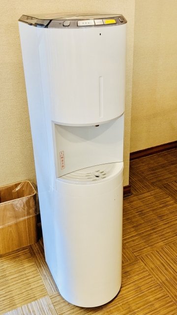 ウォーターサーバーのメンテナンス作業