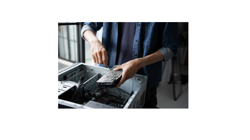 コツコツ作業！半導体製造装置の組立て・検査