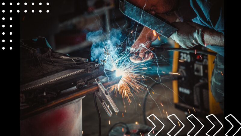 エンジンの組み立て・溶接業務