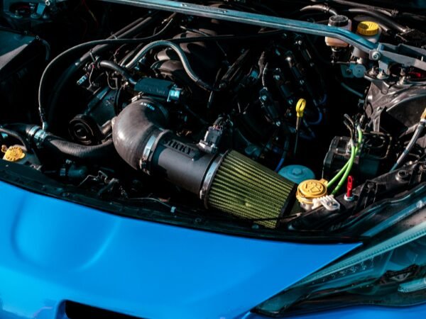 自動車部品をつくる軽作業・機械オペレーター