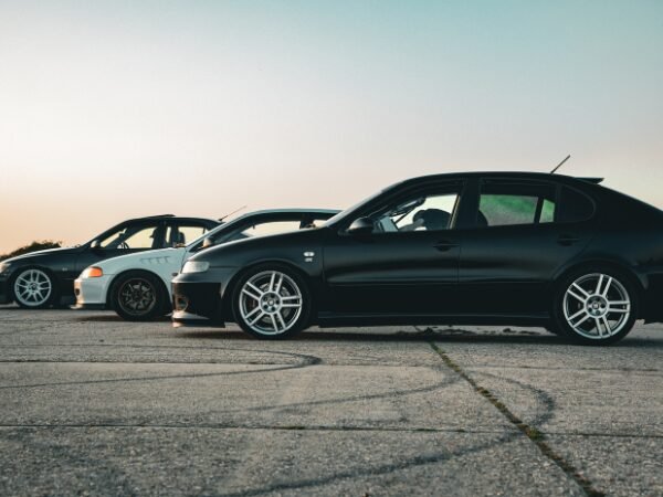 自動車製造工場でのお仕事