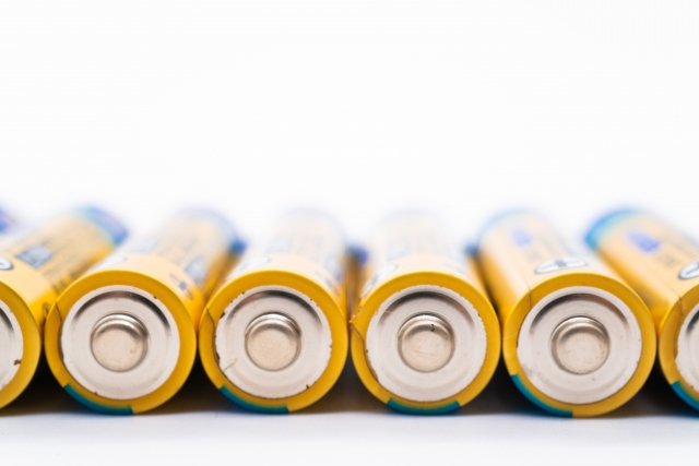 コツコツ繰り返し！電池部材の試作製造